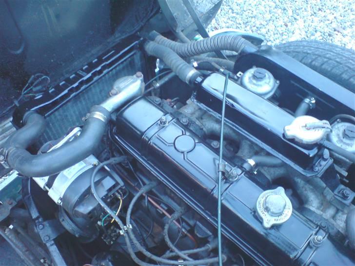 Triumph herald 13/60 - bemærk køler system,  billede 15