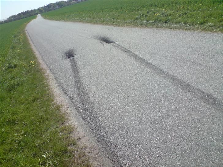 Mazda 323 f 16v solgt billede 19