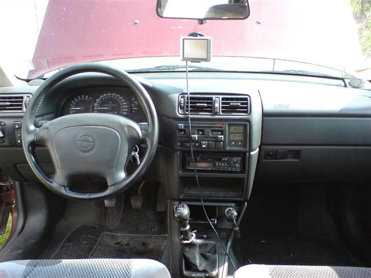 Opel Vectra 2.5i v6 cdx SOLGT billede 9