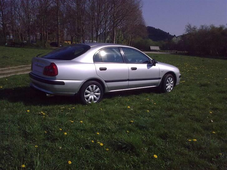 Mitsubishi Carisma billede 1