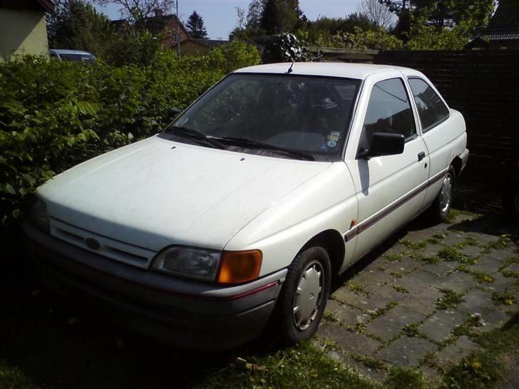 Ford Escort 1,6 clx *solgt* billede 1
