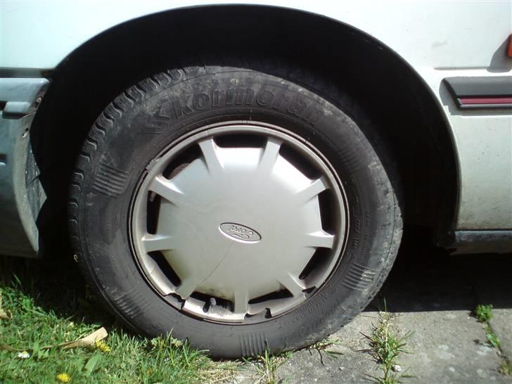 Ford Escort 1,6 clx *solgt* billede 4