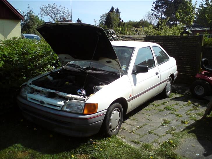 Ford Escort 1,6 clx *solgt* billede 9