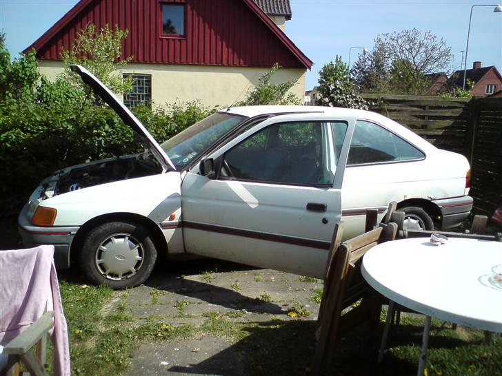 Ford Escort 1,6 clx *solgt* billede 10