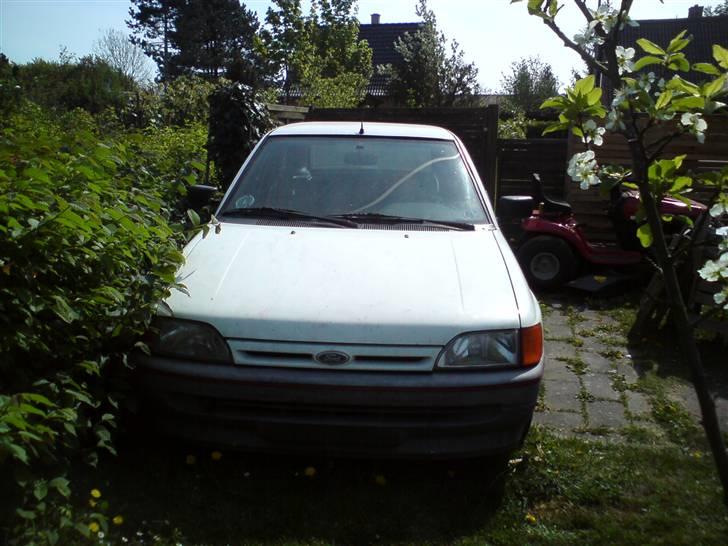 Ford Escort 1,6 clx *solgt* billede 11