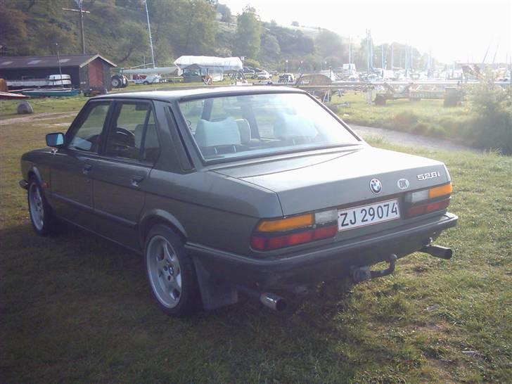 BMW e28  535i  SOLGT billede 5