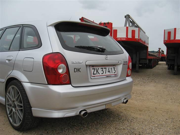 Mazda 323F sportive - Af med den jyde krog.. Det er jo ikke en traktor.. billede 12