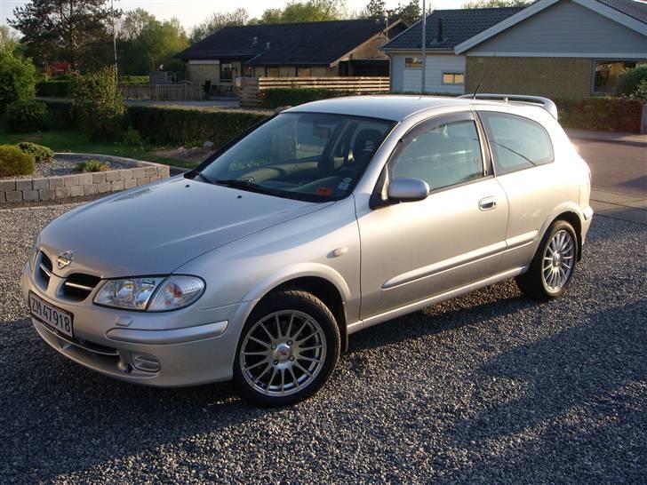 Nissan Almera 1,8 Sport SOLGT billede 3