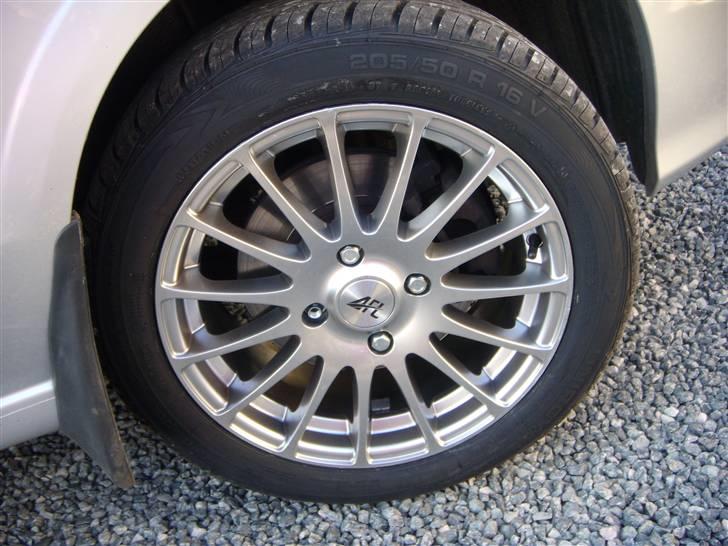 Nissan Almera 1,8 Sport SOLGT billede 7