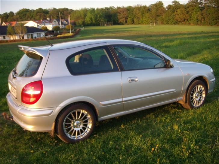 Nissan Almera 1,8 Sport SOLGT billede 8