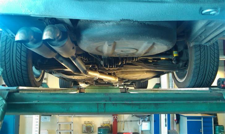 BMW E30 318i Turbo !!SOLGT!! - ja lige et billede af undervognen billede 16