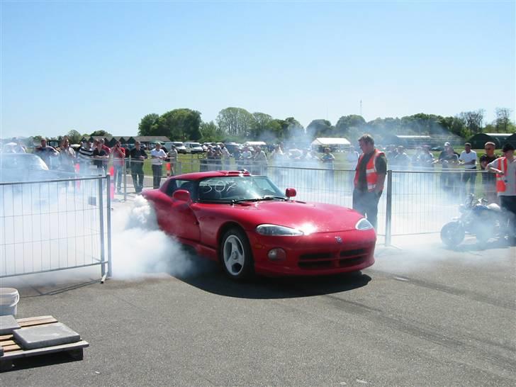 Dodge Viper - Holeby legal streetrace, www.legalstreetrace.dk dette billede er fra 5 maj 2007 billede 7