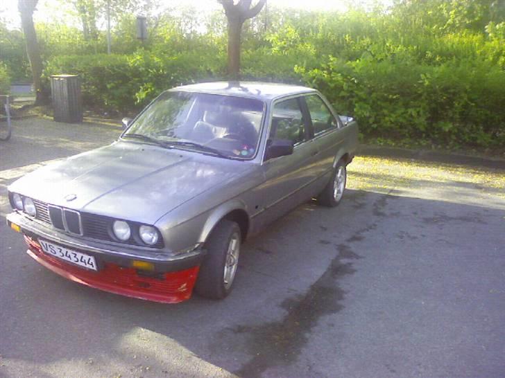 BMW 320i (SOLGT) billede 3