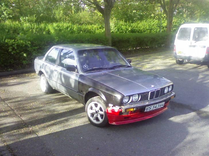 BMW 320i (SOLGT) billede 4