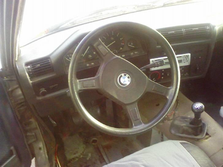 BMW 320i (SOLGT) billede 10