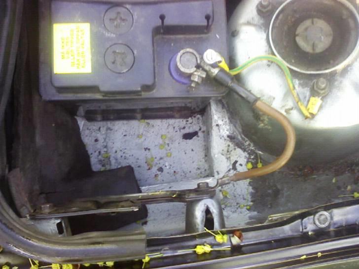 BMW 320i (SOLGT) billede 13