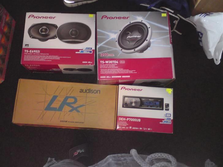 VW Golf 2 1,8"SOLGT" - anlæg´et som kommer i mangler bare front højtalerne de er ikke kommet hem endnu billede 16