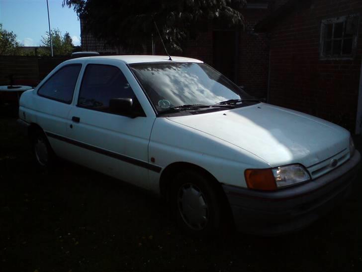 Ford Escort 1,6 clx *solgt* billede 13