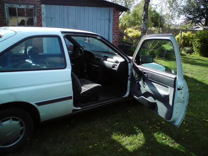 Ford Escort 1,6 clx *solgt* billede 14