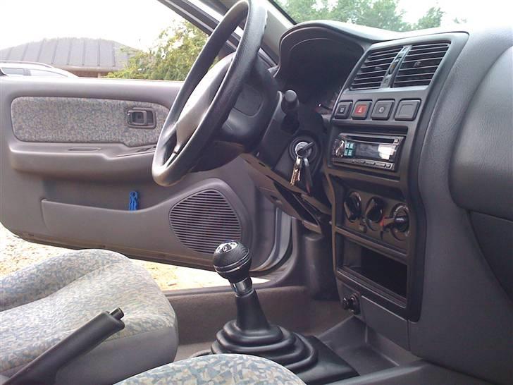 Nissan Almera.  solgt! billede 2