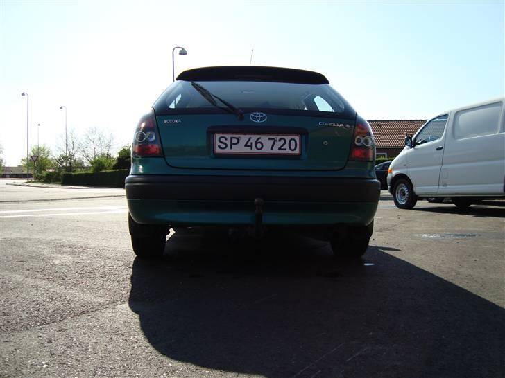 Toyota Corolla E11 - det ville nu pynte uden trækkrogen.... billede 2