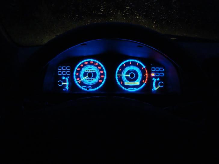 Toyota Corolla E11 - mine dejlige skiver med lys i billede 7