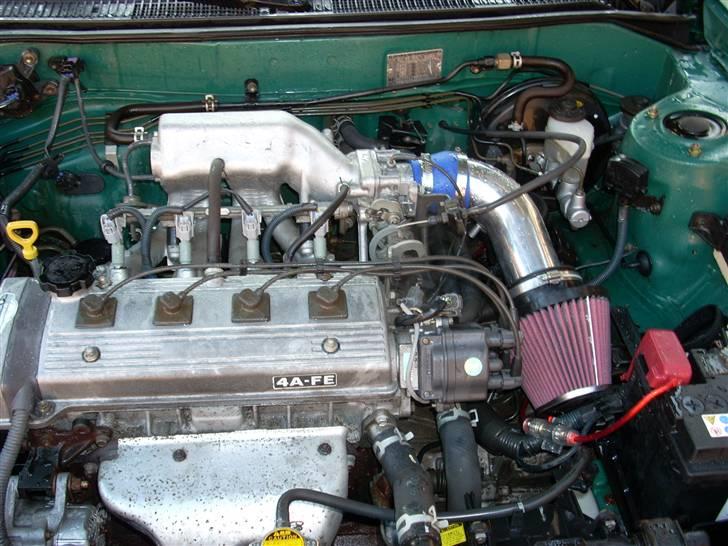 Toyota Corolla E11 - lidt af motoren, som gerne skulle nusses lidt om her i sommer billede 9