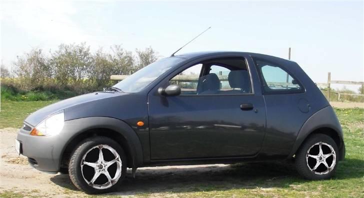 Ford KA - lige lidt kreativ.. =S men det er de fælge jeg gerne vil ha´.. hvis det er til at se.. XD billede 8