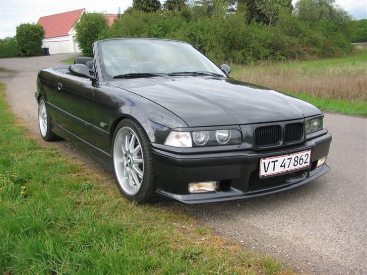 BMW 325I CAB  SOLGT billede 2
