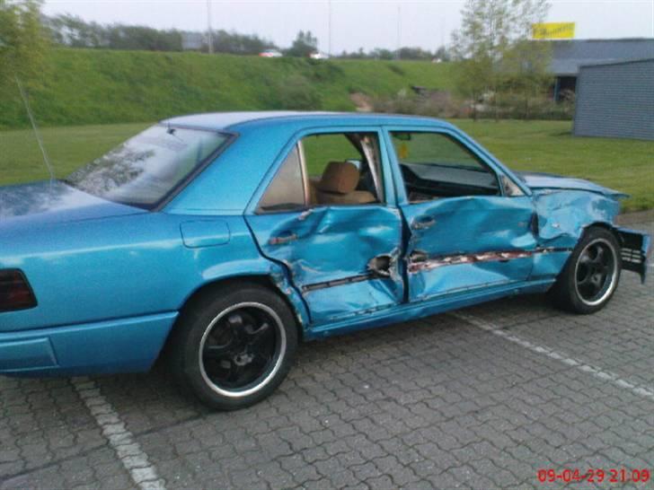 Mercedes Benz 250D 124 *RIP* billede 14