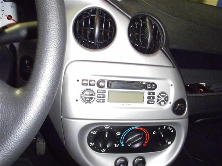 Ford KA - mh mh mh.. lækkert med lidt bånd.. =P billede 13