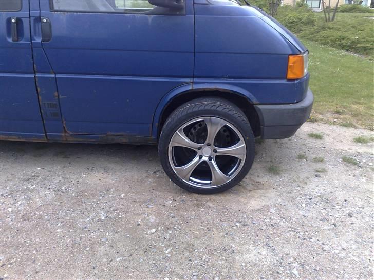 VW Transporter   Solgt  - Ja de kommer snart på den skal bare lige modtage mine bolte og have skiftet mine fjeder og dæmper bag i  billede 10