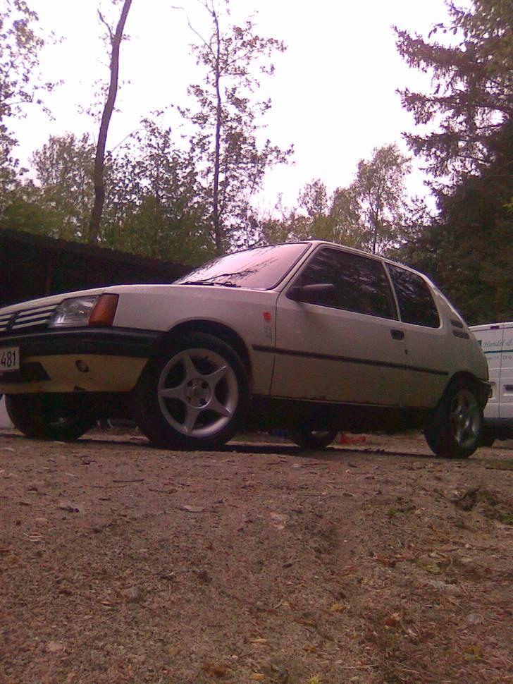 Peugeot 205 1.4 (Begravet) billede 15