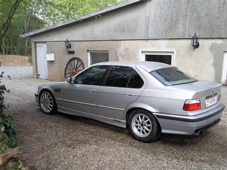 BMW 325i Solgt billede 17