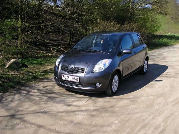 Toyota Yaris Luna Sport - Solgt - de org 15" alu er solgt billede 8