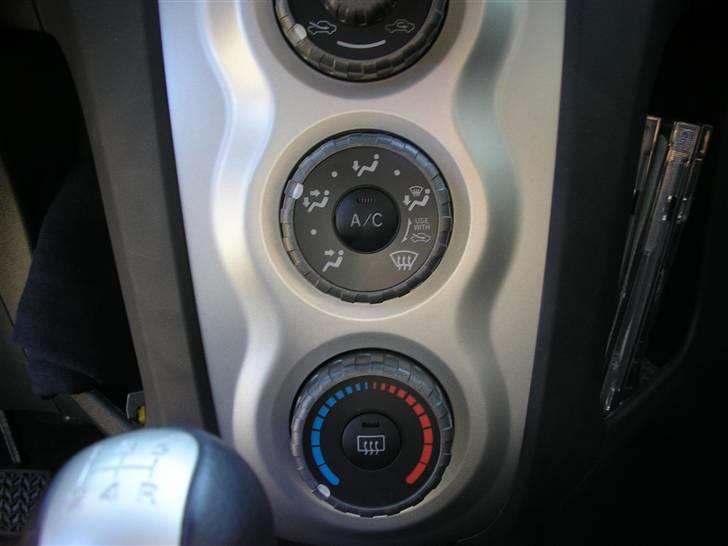 Toyota Yaris Luna Sport - Solgt - AC , dejlig billede 9