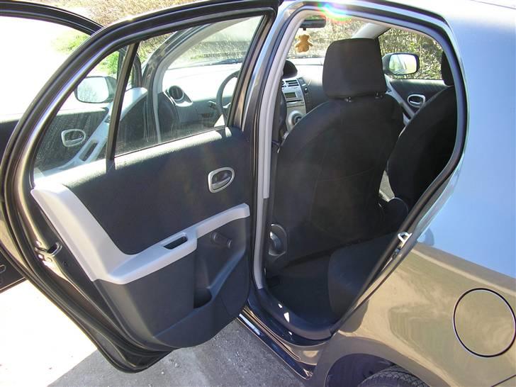 Toyota Yaris Luna Sport - Solgt billede 11