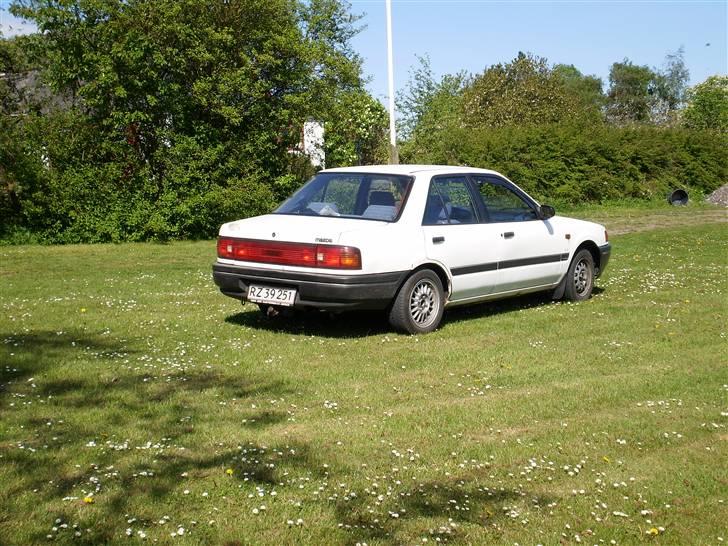 Mazda 323 sedan 1.3 16v solgt billede 5