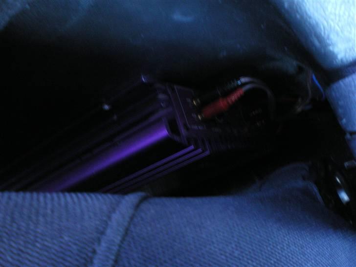 Honda Crx Del Sol - Forstærkeren bag sædet :) billede 9