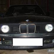 BMW 320i E30 >solgt<