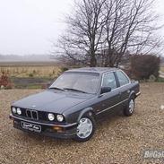 BMW 320i E30 >solgt<