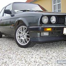 BMW 320i E30 >solgt<