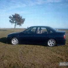 Opel Vectra "2000"