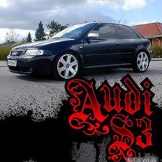Audi S3 A.K.A DEN SORTE GRYDE 