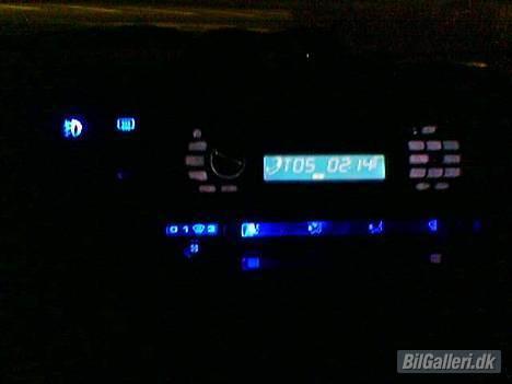 VW Golf 2 CL SOLGT - Her kan i så se mine kontakter og blæser med blå belysning...... NICE.... self made...... billede 9