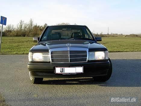 Mercedes Benz 190E billede 8