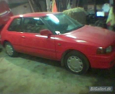 Mazda 323 1,8 GT TURBO - så kedelig er den at se på da jeg fik den hjem fra tyskland billede 3
