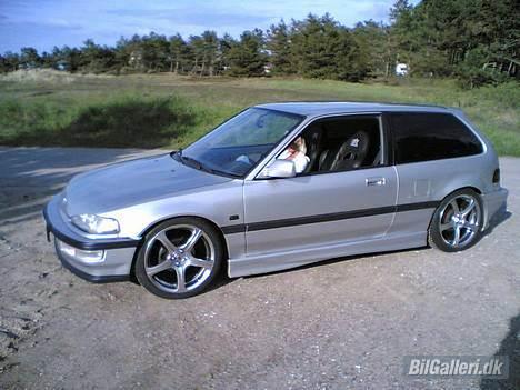 Honda civic SOLGT - jeg har solgt den, men den heldige køber er her jo osse nemlig jesper b så gi ham lige en stemme ik :) billede 1