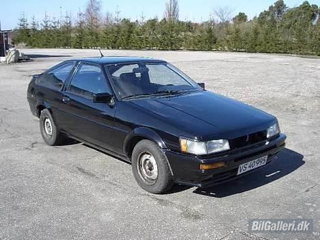 Toyota Corolla Coupé *solgt* - Sådan ser hun ud nu... mangler lidt små ting :-) billede 1