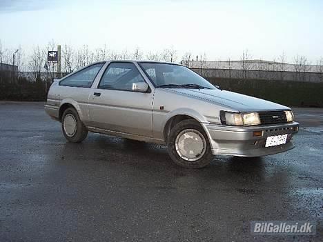 Toyota Corolla Coupé *solgt* - Sådan så den ud ved køb.. hmm  billede 2